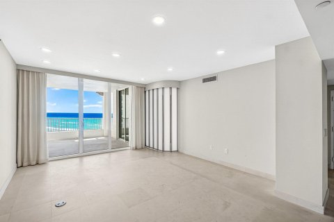 Condo in Highland Beach, Florida, 3 bedrooms  № 2147048 - photo 20