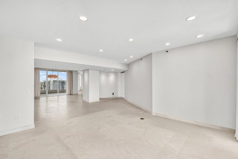 Condo in Highland Beach, Florida, 3 bedrooms  № 2147048 - photo 22