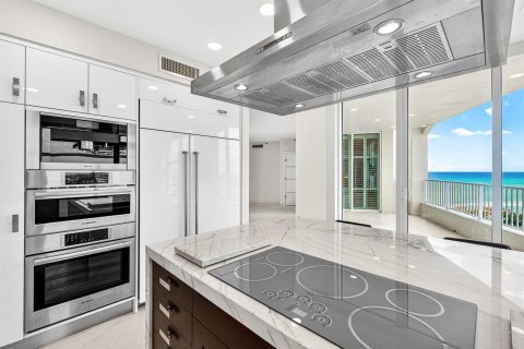 Condo in Highland Beach, Florida, 3 bedrooms  № 2147048 - photo 11