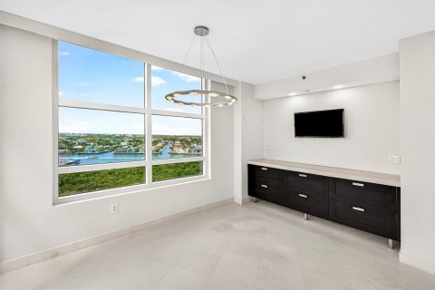 Condo in Highland Beach, Florida, 3 bedrooms  № 2147048 - photo 18