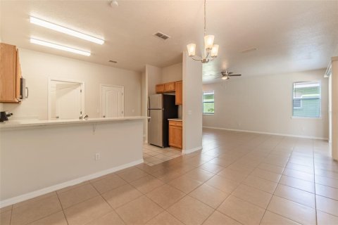 House in Davenport, Florida 4 bedrooms, 139.54 sq.m. № 1792990 - photo 13