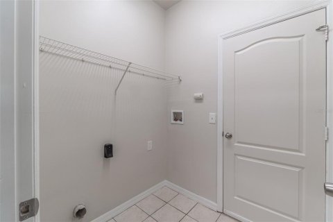 House in Davenport, Florida 4 bedrooms, 139.54 sq.m. № 1792990 - photo 30