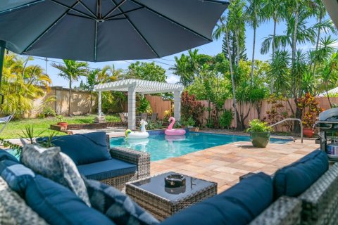 Villa ou maison à vendre à North Miami Beach, Floride: 4 chambres, 224.54 m2 № 1999000 - photo 6