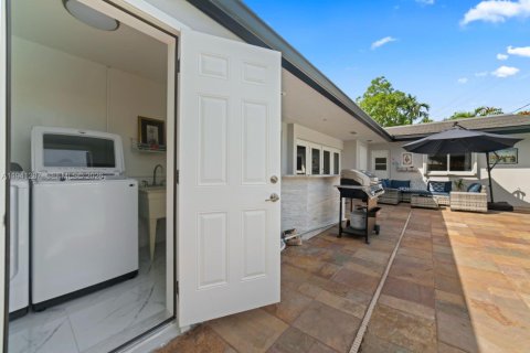 Villa ou maison à vendre à North Miami Beach, Floride: 4 chambres, 224.54 m2 № 1999000 - photo 17
