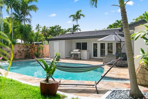 Villa ou maison à vendre à North Miami Beach, Floride: 4 chambres, 224.54 m2 № 1999000 - photo 15