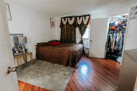 Condo in Oakland Park, Florida, 2 bedrooms  № 1948670 - photo 10