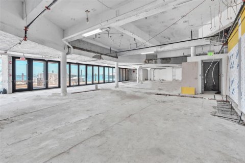 Купить коммерческую недвижимость в Майами, Флорида № 2081716 - фото 8
