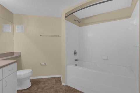 Condominio en venta en Lake Mary, Florida, 1 dormitorio, 88.35 m2 № 1544467 - foto 13