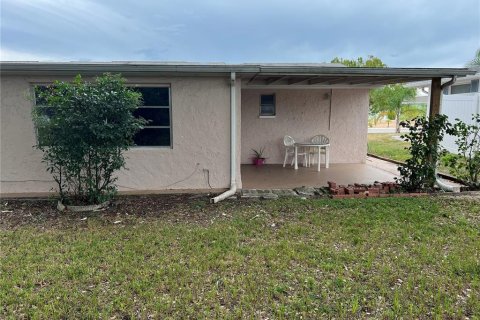 House in New Port Richey, Florida 2 bedrooms, 104.79 sq.m. № 1915968 - photo 18