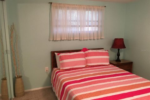 House in New Port Richey, Florida 2 bedrooms, 104.79 sq.m. № 1915968 - photo 7