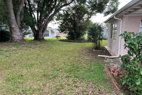 House in New Port Richey, Florida 2 bedrooms, 104.79 sq.m. № 1915968 - photo 20