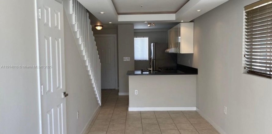 Condo in Miami, Florida, 1 bedroom  № 1970243