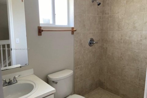 Condo in Miami, Florida, 1 bedroom  № 1970243 - photo 8