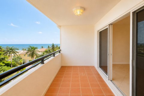 Condo in Pompano Beach, Florida, 2 bedrooms № 2269154 - photo 20