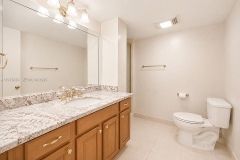 Condo in Pompano Beach, Florida, 2 bedrooms № 2269154 - photo 19