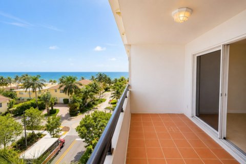 Condo in Pompano Beach, Florida, 2 bedrooms № 2269154 - photo 2