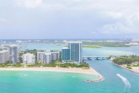 Condominio en Bal Harbour, Florida, 2 dormitorios  № 2077238