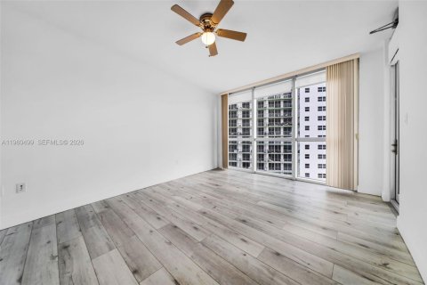 Condominio en venta en Miami, Florida, 2 dormitorios, 97.36 m2 № 2027724 - foto 22