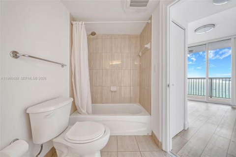 Condominio en venta en Miami, Florida, 2 dormitorios, 97.36 m2 № 2027724 - foto 21