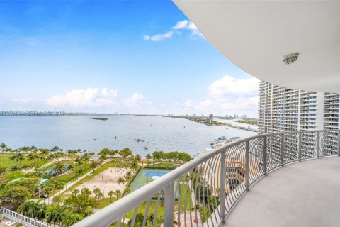 Condominio en Miami, Florida, 2 dormitorios  № 2027724