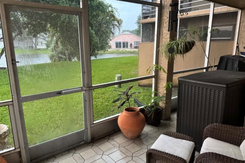 Купить кондоминиум в Тамарак, Флорида 6 комнат, 136.47м2, № 2187337 - фото 4