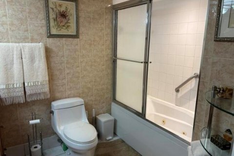 Купить кондоминиум в Тамарак, Флорида 6 комнат, 136.47м2, № 2187337 - фото 16