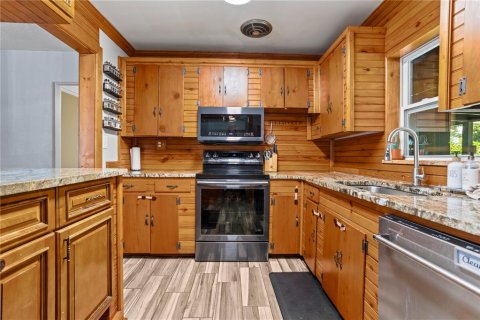Villa ou maison à vendre à Belle Isle, Floride: 3 chambres, 155.61 m2 № 2339599 - photo 10