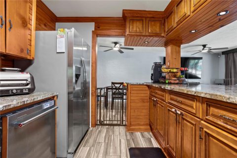 Villa ou maison à vendre à Belle Isle, Floride: 3 chambres, 155.61 m2 № 2339599 - photo 12