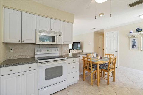 Купить кондоминиум в Сарасота, Флорида 7 комнат, 109.44м2, № 1824776 - фото 12