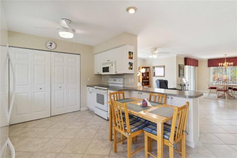Купить кондоминиум в Сарасота, Флорида 7 комнат, 109.44м2, № 1824776 - фото 13