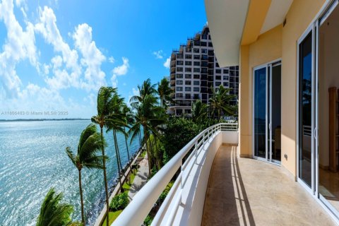 Condominio en Miami, Florida, 3 dormitorios  № 2038563