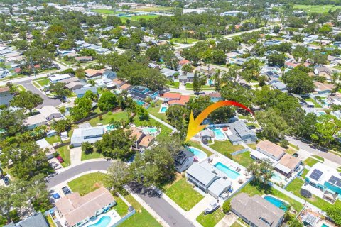 House in Seminole, Florida 4 bedrooms, 180.51 sq.m. № 1884640 - photo 4
