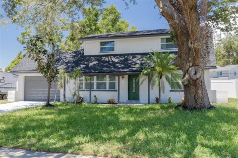 House in Seminole, Florida 4 bedrooms, 180.51 sq.m. № 1884640 - photo 3