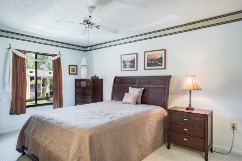 Condo in Tarpon Springs, Florida, 2 bedrooms  № 1734009 - photo 21