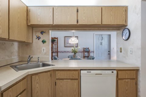 Condo in Tarpon Springs, Florida, 2 bedrooms  № 1734009 - photo 19