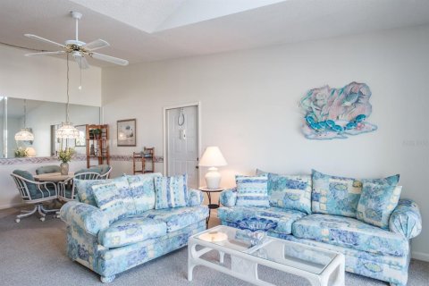 Condo in Tarpon Springs, Florida, 2 bedrooms  № 1734009 - photo 12