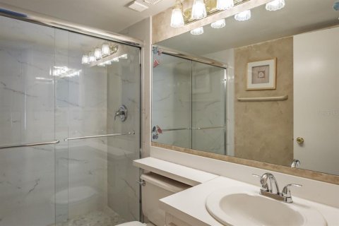 Condo in Tarpon Springs, Florida, 2 bedrooms  № 1734009 - photo 25