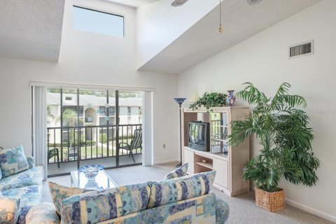 Condo in Tarpon Springs, Florida, 2 bedrooms  № 1734009 - photo 10