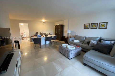 Снять в аренду квартиру в Ки-Бискейн, Флорида 2 спальни, 117.06м2, № 2004780 - фото 9