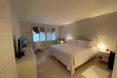 Снять в аренду квартиру в Ки-Бискейн, Флорида 2 спальни, 117.06м2, № 2004780 - фото 4