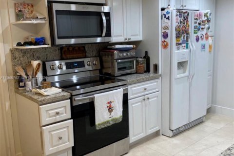 Снять в аренду квартиру в Ки-Бискейн, Флорида 2 спальни, 117.06м2, № 2004780 - фото 11