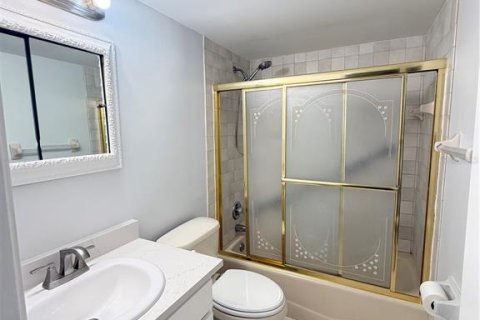 Снять в аренду кондоминиум в Уинтер-Хейвен, Флорида 5 комнат, 113.15м2, № 2202048 - фото 15