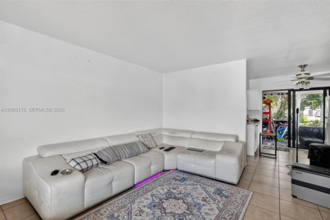 Immobilier commercial à vendre à Hollywood, Floride: 158.21 m2 № 2066504 - photo 7