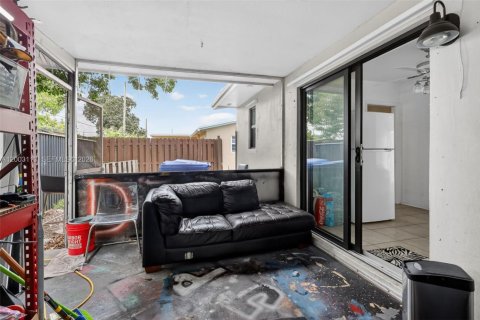 Immobilier commercial à vendre à Hollywood, Floride: 158.21 m2 № 2066504 - photo 18