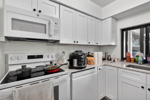 Immobilier commercial à vendre à Hollywood, Floride: 158.21 m2 № 2066504 - photo 9