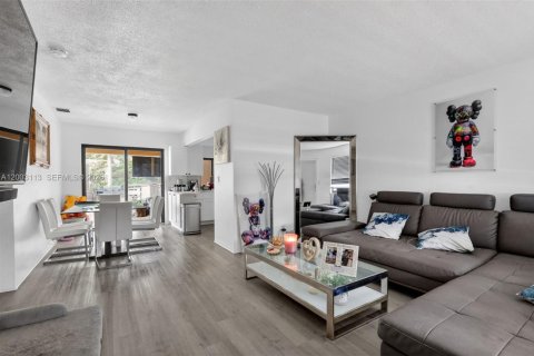 Immobilier commercial à vendre à Hollywood, Floride: 158.21 m2 № 2066504 - photo 24