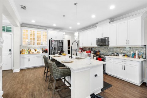 Townhouse in Wesley Chapel, Florida 3 bedrooms, 200.02 sq.m. № 1832870 - photo 6