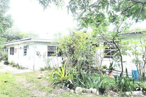 House in Miami Gardens, Florida 3 bedrooms, 171.87 sq.m. № 1948972 - photo 15