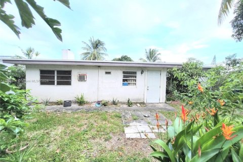 House in Miami Gardens, Florida 3 bedrooms, 171.87 sq.m. № 1948972 - photo 16