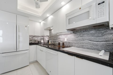 Купить кондоминиум в Дирфилд-Бич, Флорида 3 комнаты, 97.55м2, № 2171643 - фото 20